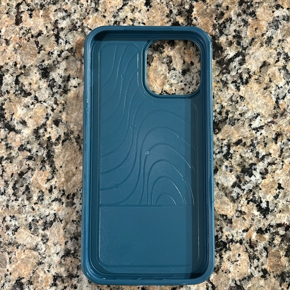 iPhone 13 Pro Max Otterbox Case - Picture 4 of 4